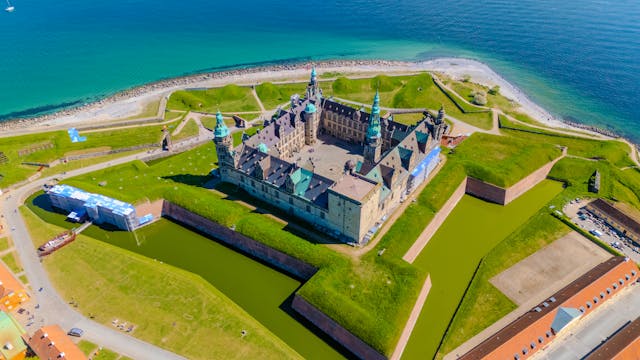 Top 10 Castles and Palaces in cope